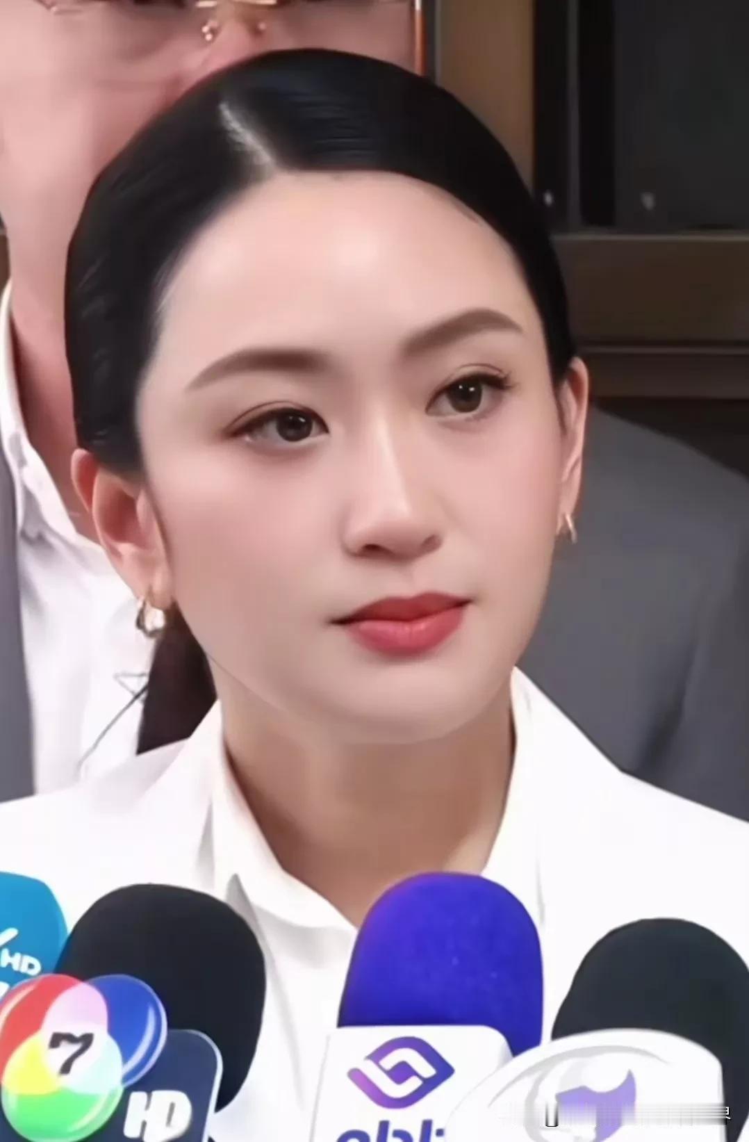 佩通坦应该是稳了，她自己也表明态度，没过错，不辞职！佩通坦能说这番话，那就意味着