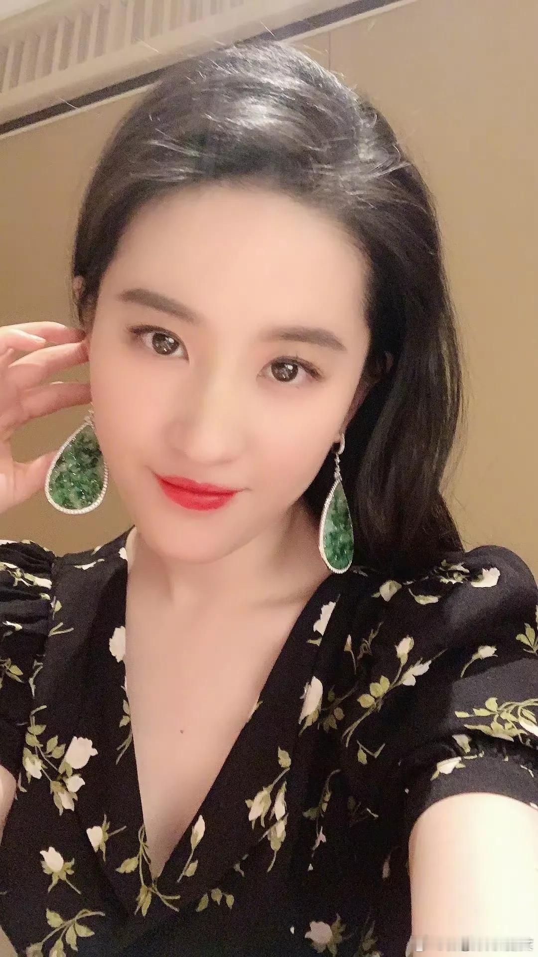 刘亦菲私藏珠宝，姐真有实力啊 ​​​