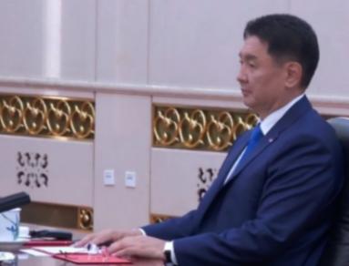 9月2日上午，北京突然传出个大消息，中国和蒙古国，谈妥了！双方一口气签下了12份