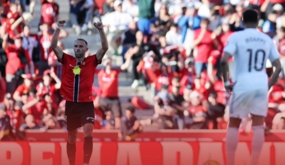 昨晚结束的西甲第30轮，皇马客场1：2不敌马略卡，输掉本场比赛以后，皇马在积分榜