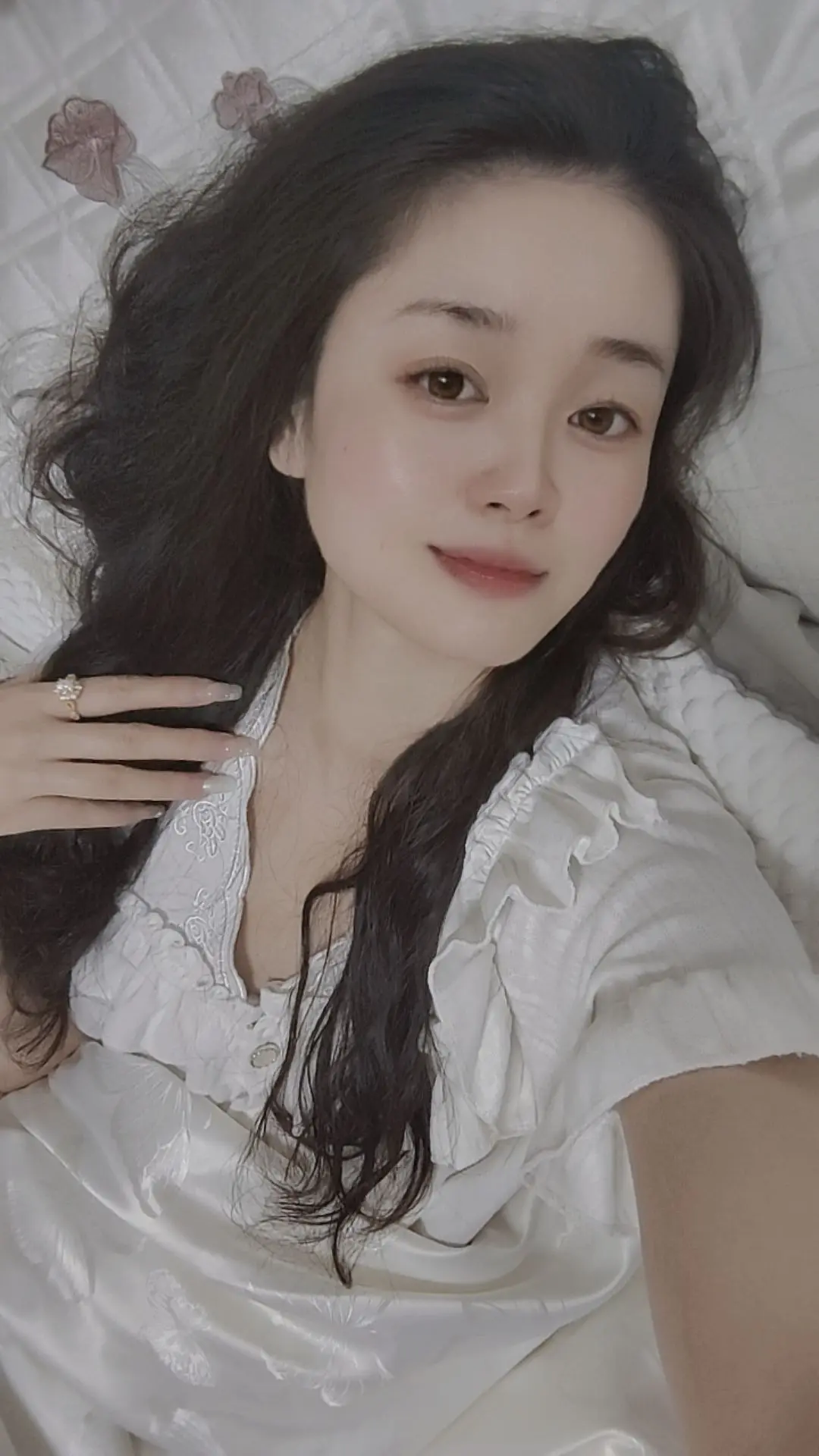 当孤单变成习惯，就不再奢求有人陪伴。我已经习惯了一个人面对任何困难，当...