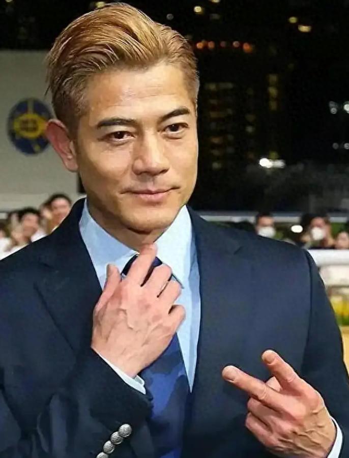 郭富城：本以为生了三个女儿已经够幸福了，没成想，幸福又升级了 
 
这句话放在别