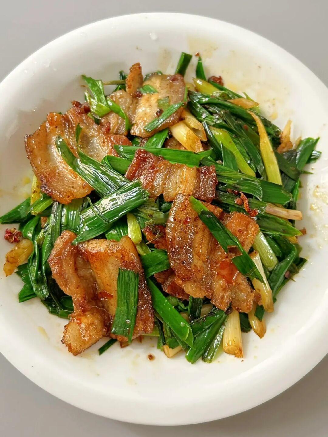 蒜苗回锅肉 直接干了三碗米饭🤣