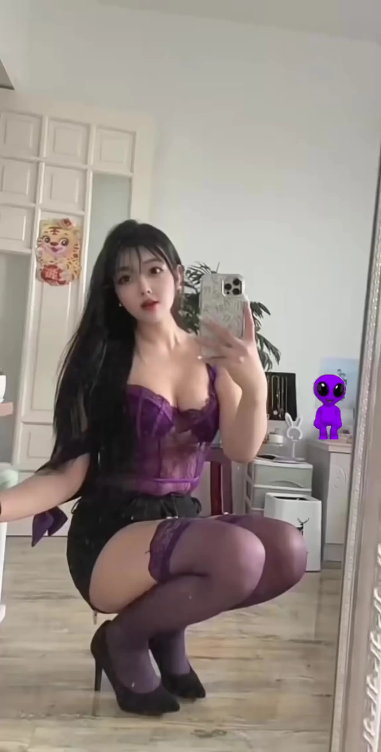 想要她漂亮 又想要她善解人意 还要她的不索取 想过自己配吗？