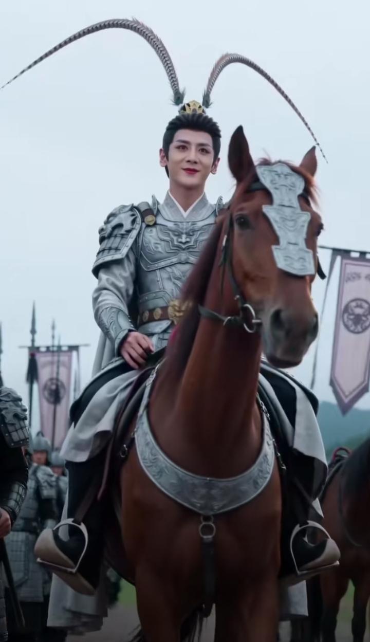 你以为只有男人喜欢20岁左右的年轻姑娘吗？女人们也都喜欢20岁左右的小伙。
现在