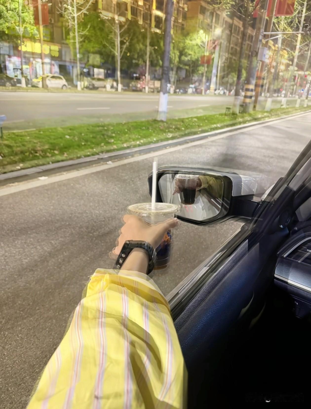 不亏待每一份热情，
不讨好任何冷漠。