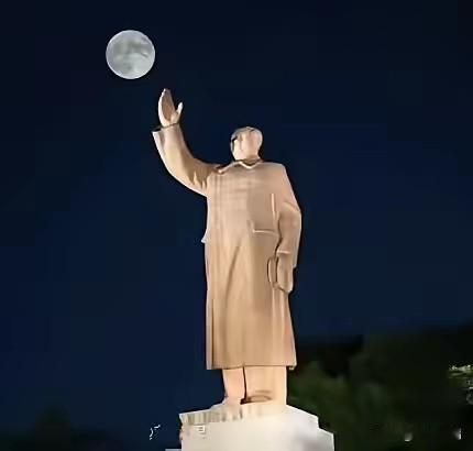 中美贸易博弈：当“美式双标”遇上全球化逻辑
 
在中美贸易的拉锯战里，美国的“操
