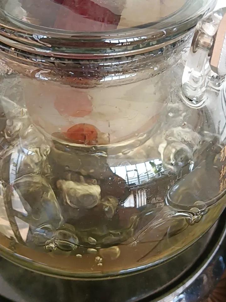 在办公室里煮茶聊天，26考研进入复试名单的不要着急，认真准备复试，没进复试的，就