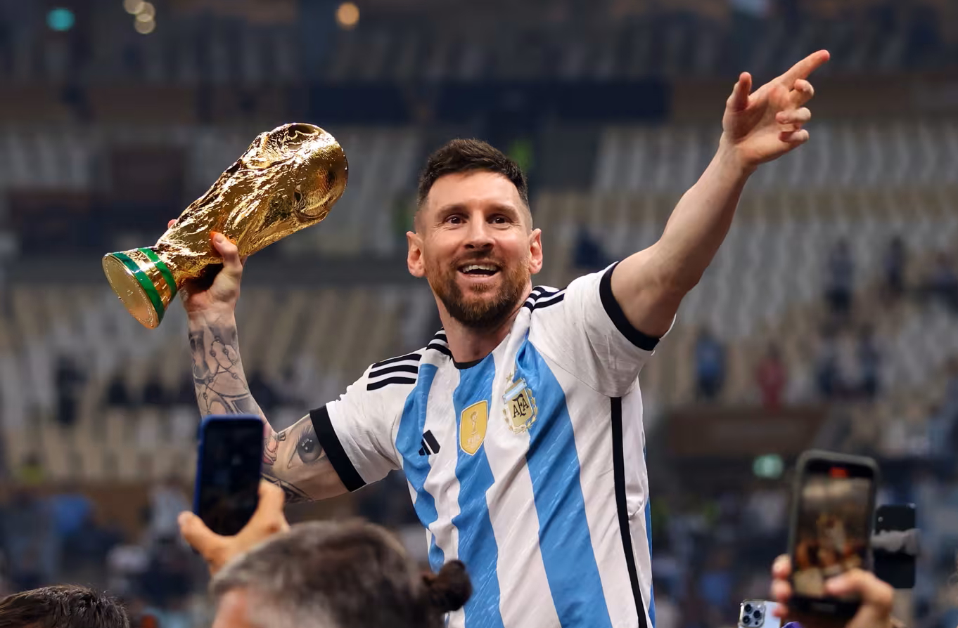 ⚽️罗德里格斯：梅西的动力源于对荣耀的渴望 -- FIFA采访这位阿根廷传奇边锋