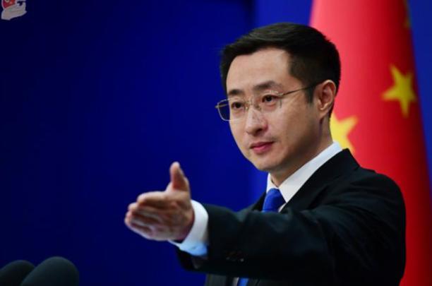 中方决定不同捷克总统进行任何交往！

8月12日，中国外交部突然放了个“大招”：