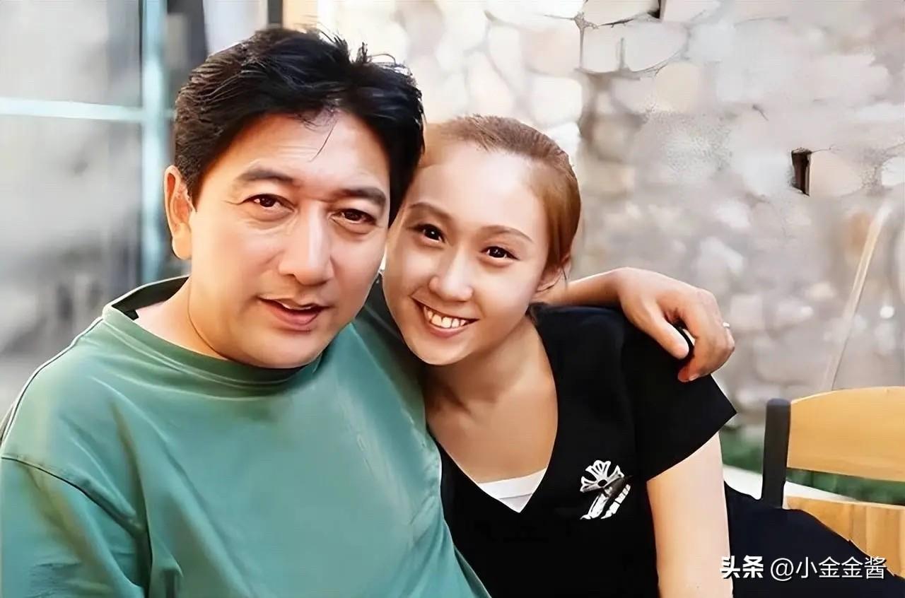 水均益女儿，引发热议。

8月2日，33岁的水亦诗，冲上热搜，为了陪丈夫去美 国
