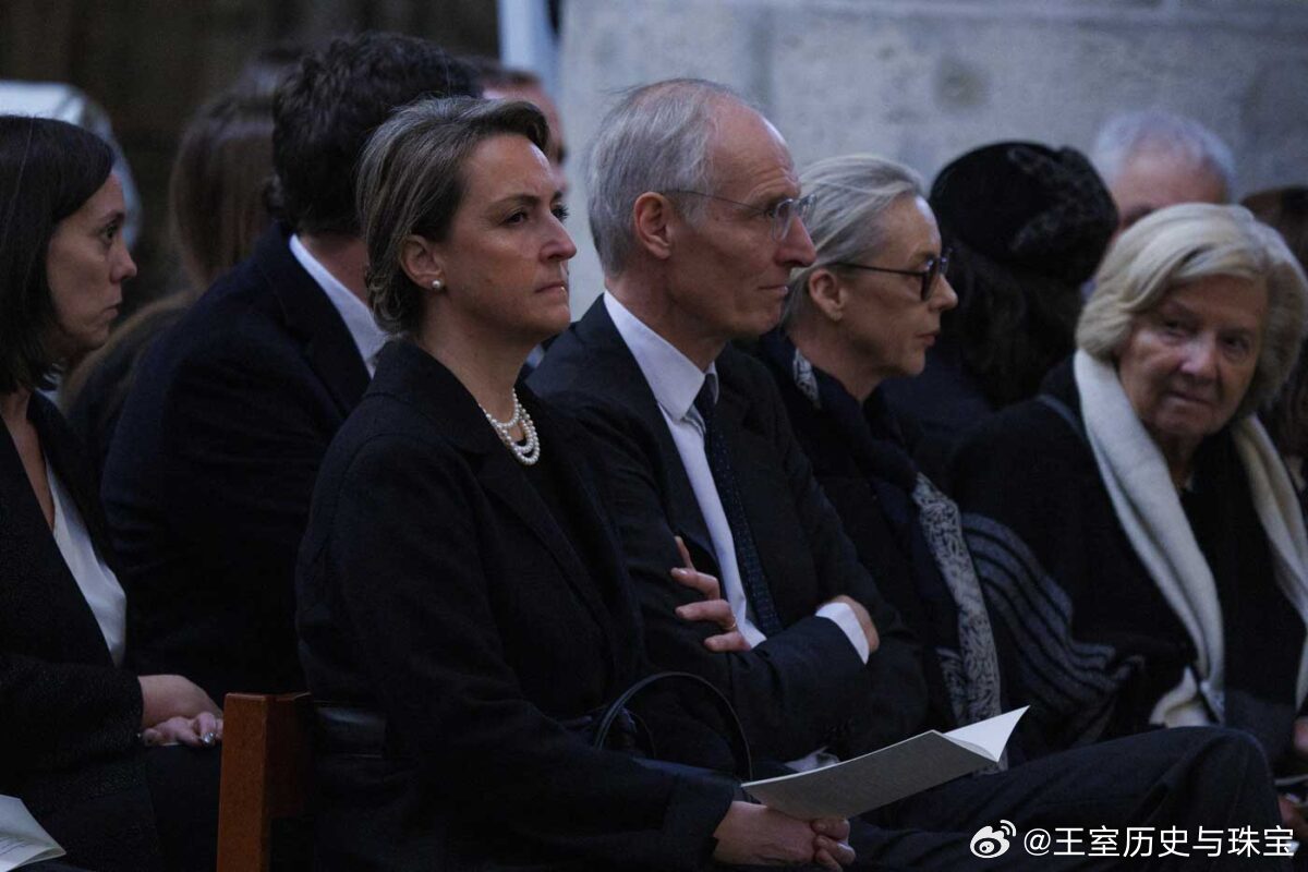 新闻 2026.3.9 比利时王妃克莱尔出席已故比利时著名歌唱家何塞·范·达姆男