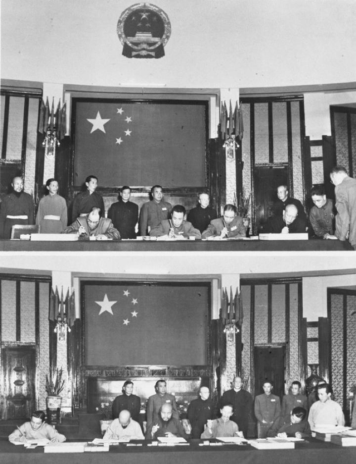 72年张国华逝世，周恩来落泪并紧急下达三项指示，痛问张国华为何这么快离开了呢？