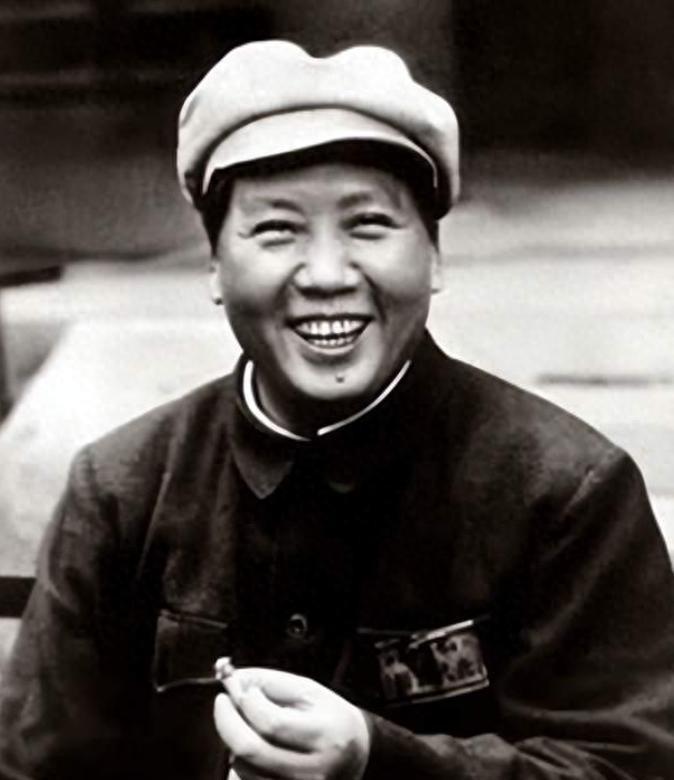 建国后他长期休养，1955年不好评级，毛主席、周恩来：副总理待遇

“您看这位同