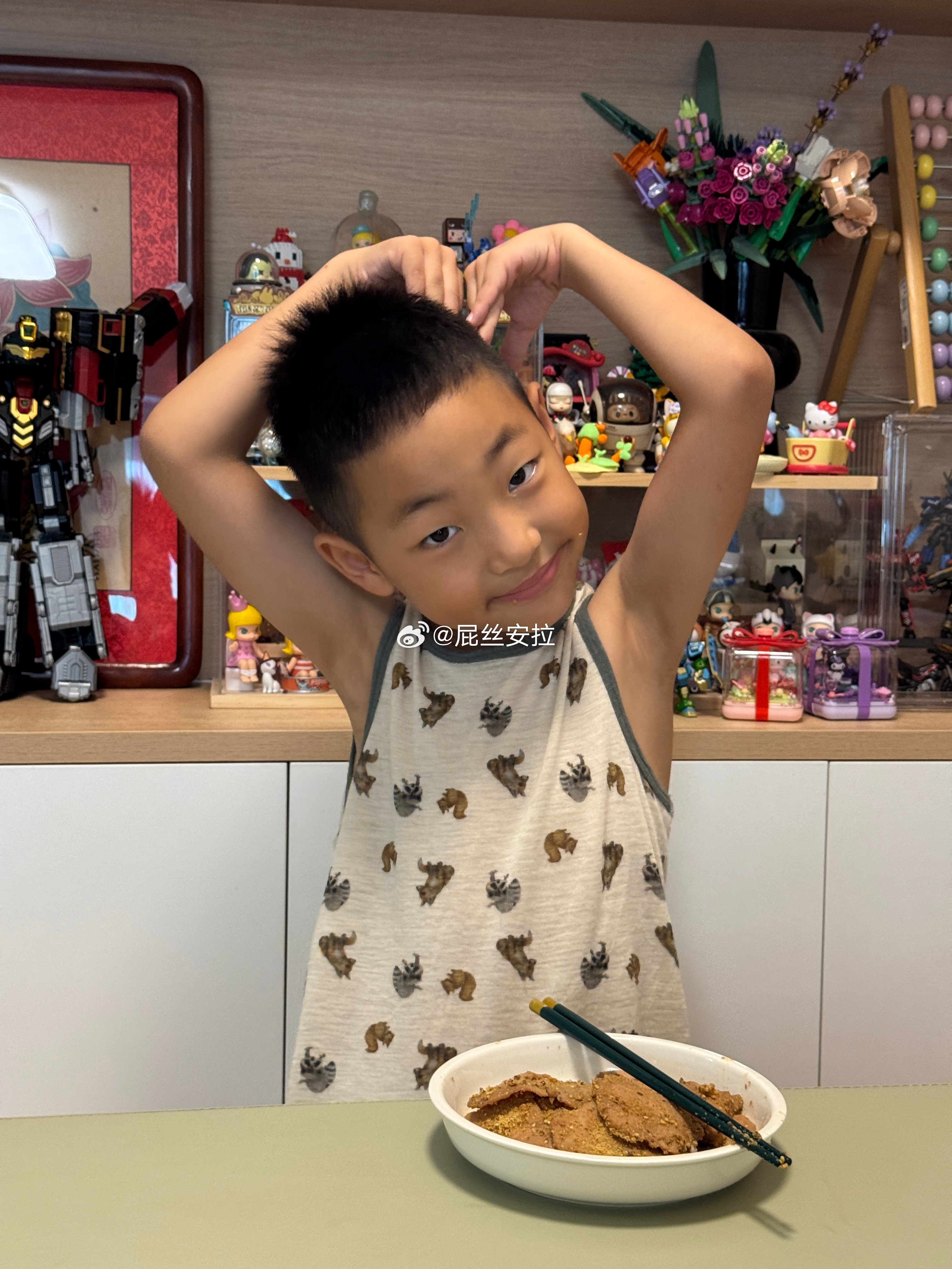 带孩子已经到了不想多说一句话的程度了！多多：这个肉是你买的？我：是我从身上切的我
