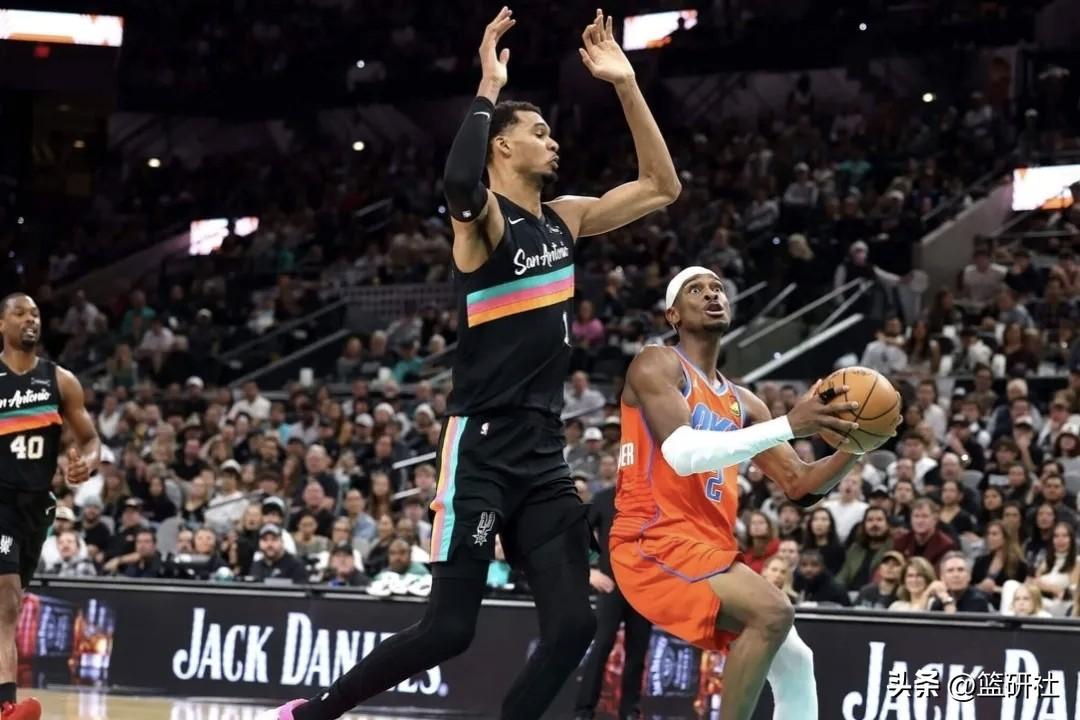 凭借常规赛马刺4:1雷霆，文班亚马能抢走亚历山大的MVP吗？

文班亚马平均得2