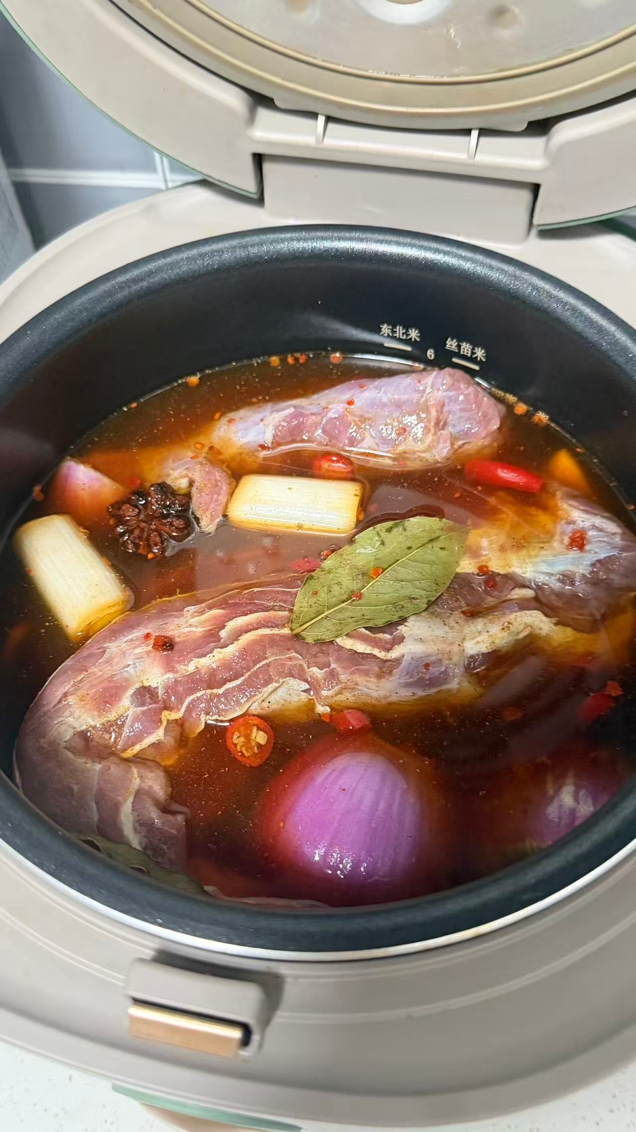 看了下陈哲远的减脂餐疑似呕吐物.....我确实吃的有点好了 