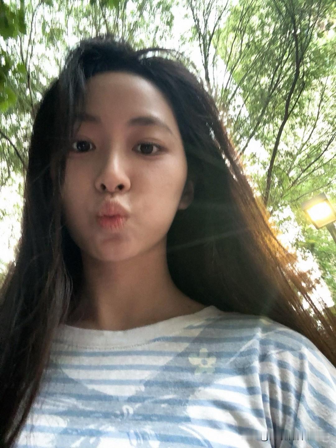 杨肸子分享图片