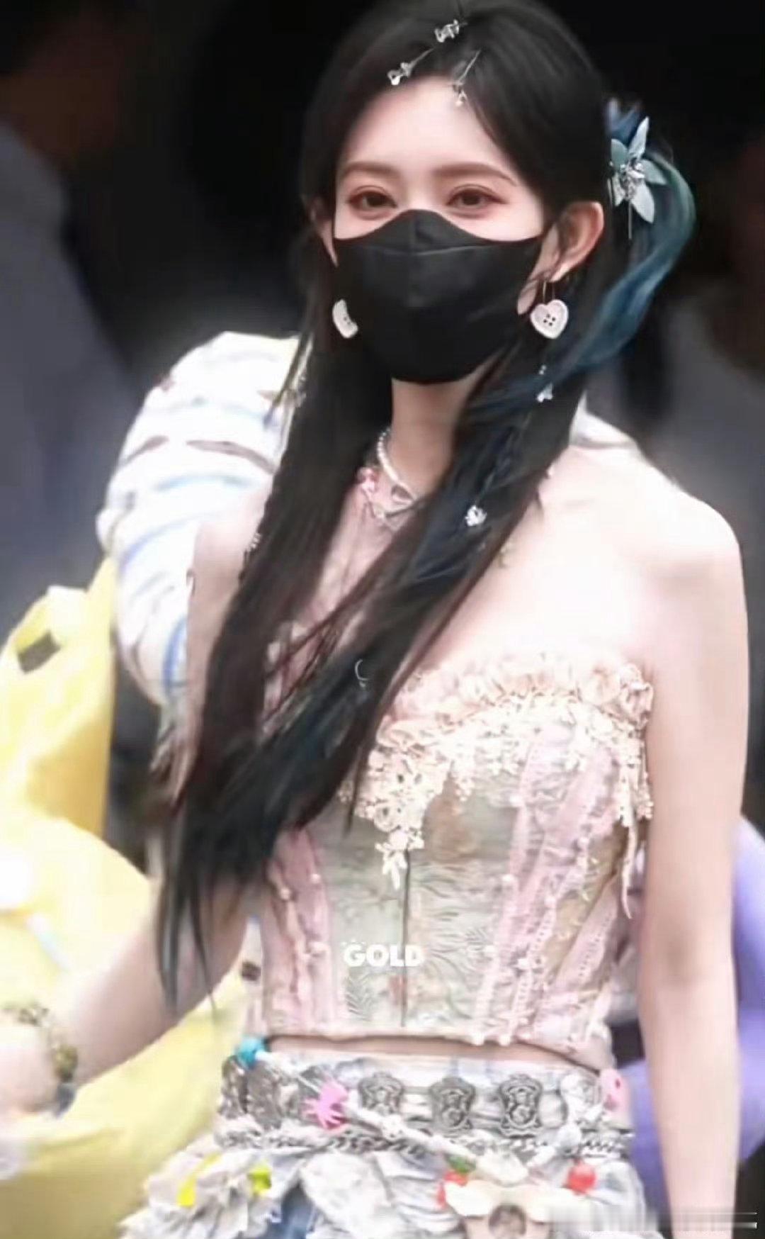 孟子义上班路透比例好绝孟子义hi6上班是一块彩色小蛋糕你好星期六孟子义Hi6上班