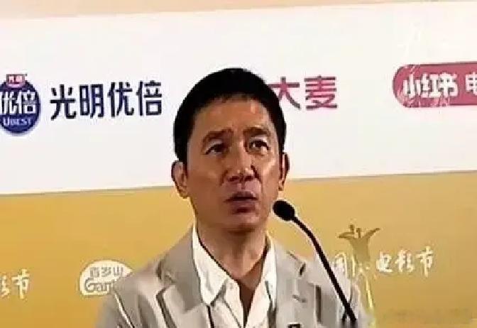上海电影节，梁朝伟扔下一句话：“不会，AI没有灵魂。” 台下安静了几秒。 这话翻