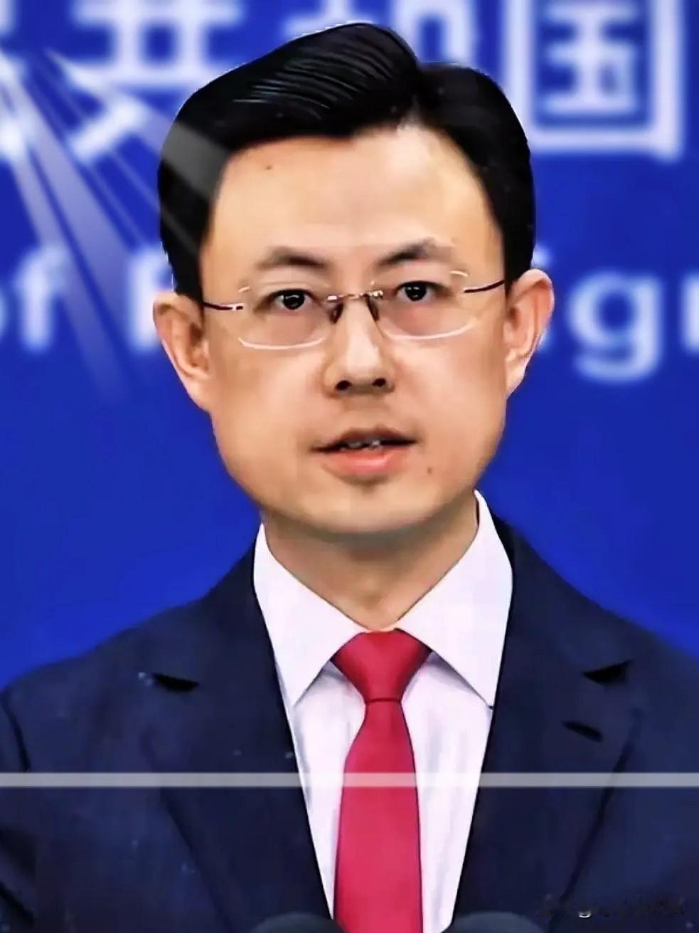 说了你都不敢信！
高铁带打火机必扣，
1200吨战略石墨却一路绿灯去了美国？
