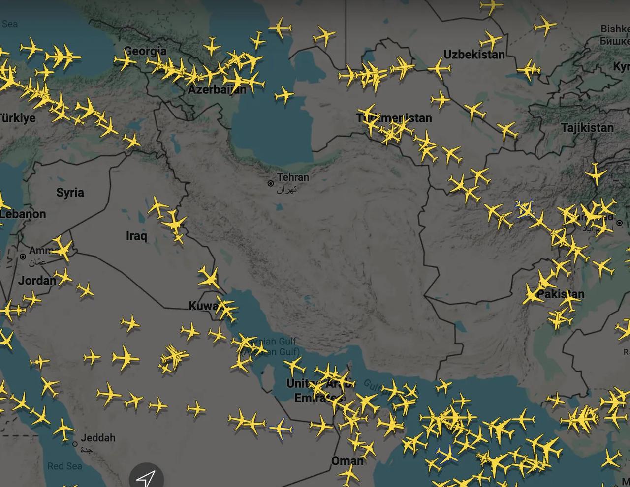 突发：伊朗已关闭领空并提升戒备状态。
伊朗防空司令部已接到命令，对任何未经事先识