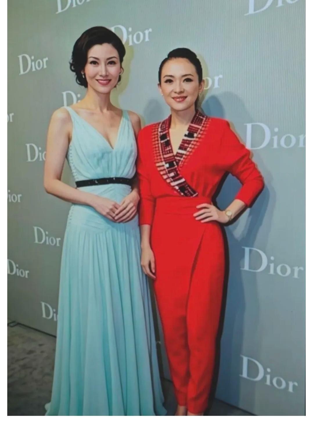 李嘉欣好高啊，章在她面前衬托的和个丫鬟一样。