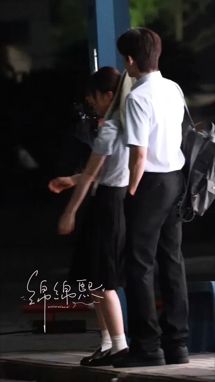 王星越邓恩熙你俩咋这么萌……没有保持苹果肌扁平的义务！！就这个校园恋爱爽🥰王星