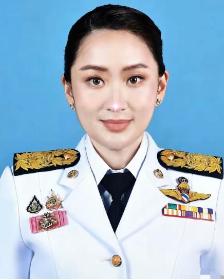 泰国传来消息！
 
3月17日，泰国能源部长宣布，因中东局势导致霍尔木兹海峡航运