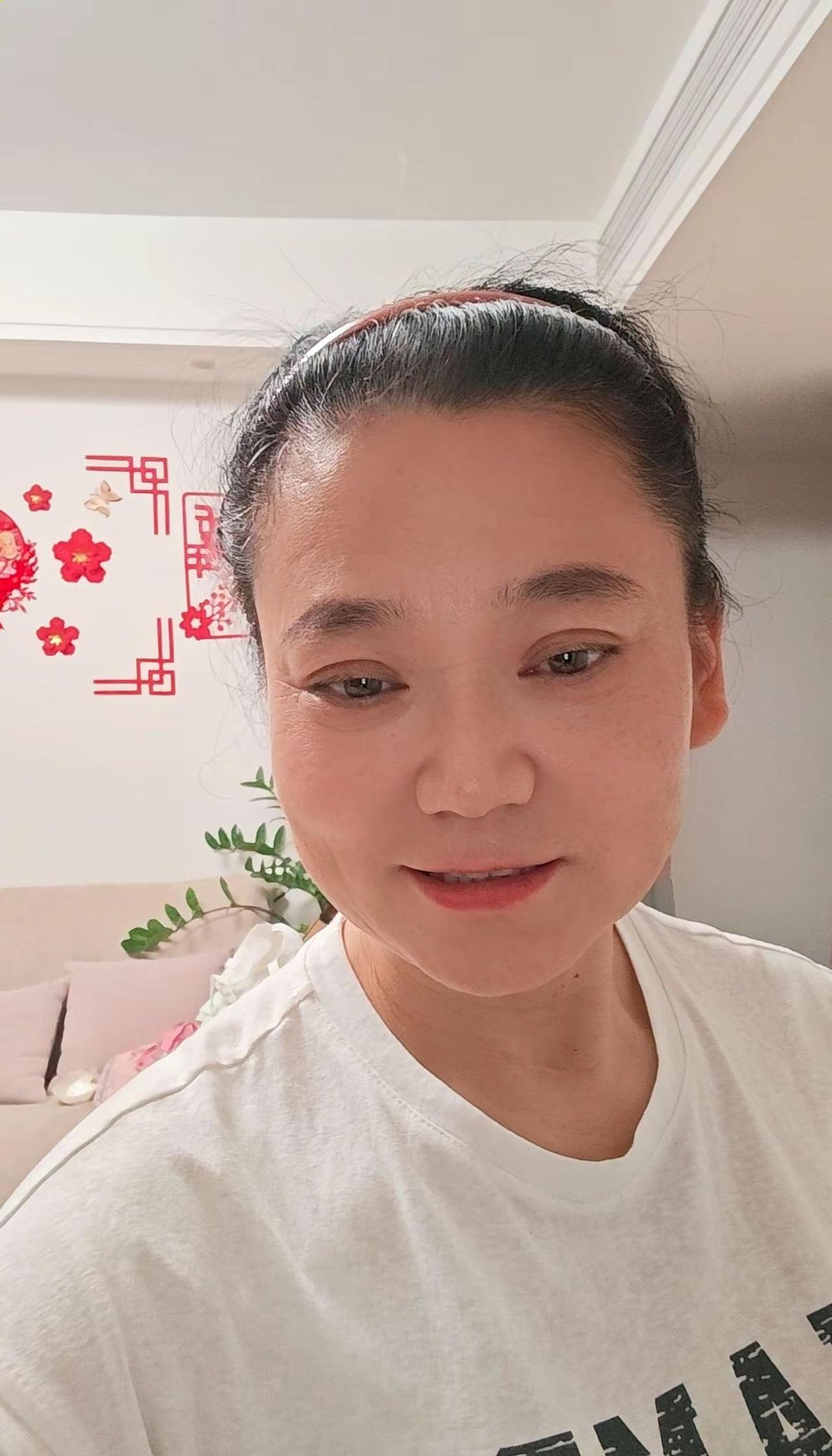 事过即过，人不回望，不要反复咀嚼不舒服的人，那些让你不舒服的事，咽下一次就够了，