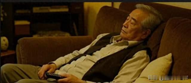 人活多久，看起夜就知道?寿命短的人，起夜一般有这3个特征