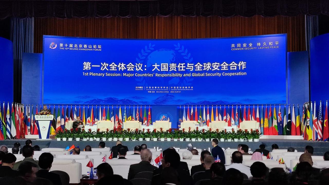 俄防长绍伊古谈“触发俄使用核武器的条件”。绍伊古强调，俄罗斯仅会在俄罗斯遭到核打