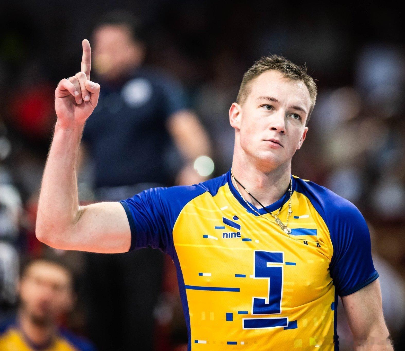 排球 🔙🇺🇦乌克兰名将奥列格·普洛特尼茨基入选了2026年VNL 的大名单