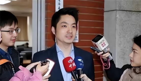 台北市市长蒋万安曾宣称，如果大陆继续在台海进行军机绕台和军演的话，他就要停掉双城