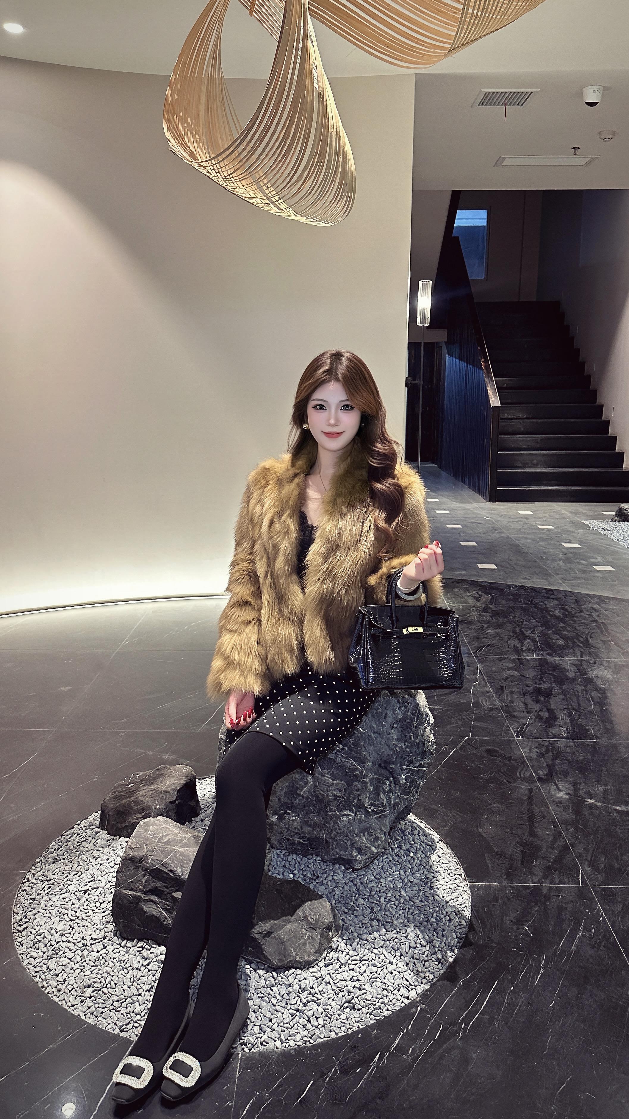 满园春色美如霞
