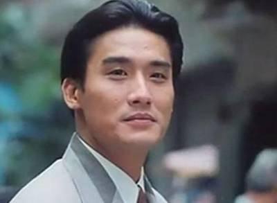 “我只睡过老婆一个女人，偶尔夜深人静时，总会感觉这辈子有点不值。人到中年、回忆往