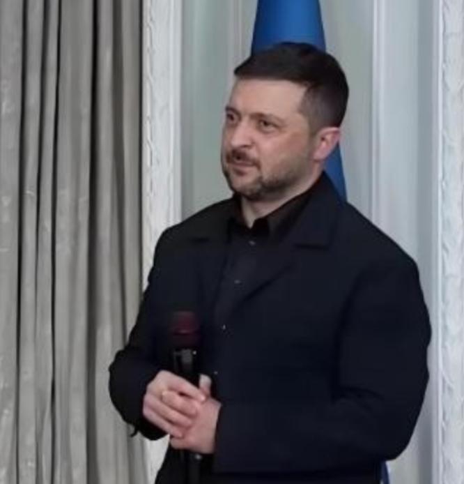 乌克兰终于醒了？都以为俄罗斯背后站着的是伊朗、朝鲜，谁能想到，真正撑住俄罗斯的，