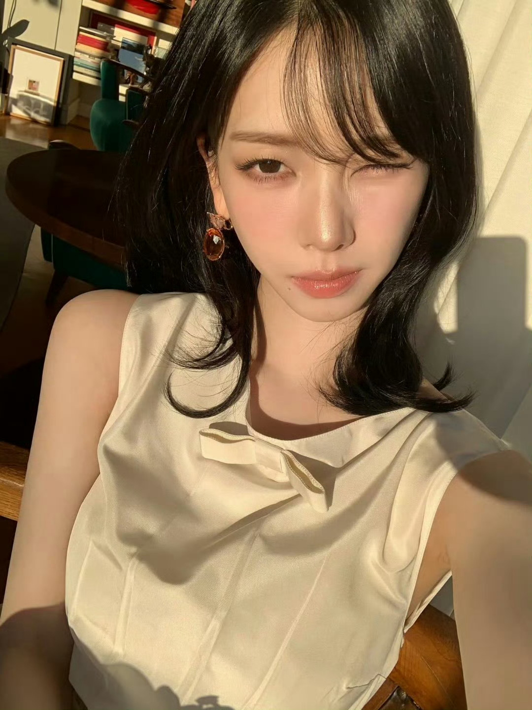 柳智敏[超话] 喜欢karina 事业upupup～ ​​​