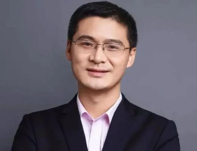 罗翔说：观察一下身边真正的有钱人，就会发现他们有一个共同的特点：就是明知道这个人