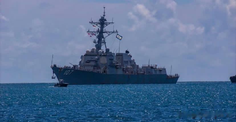 🇺🇸美国海军导弹驱逐舰“格雷夫利”号（DDG 107）于2025年10月5日