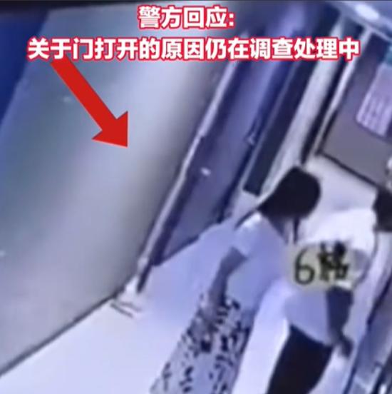 广州女子住酒店遭遇社死瞬间，房门自己弹开，酒店却说客人没关好门。

广州花都，8