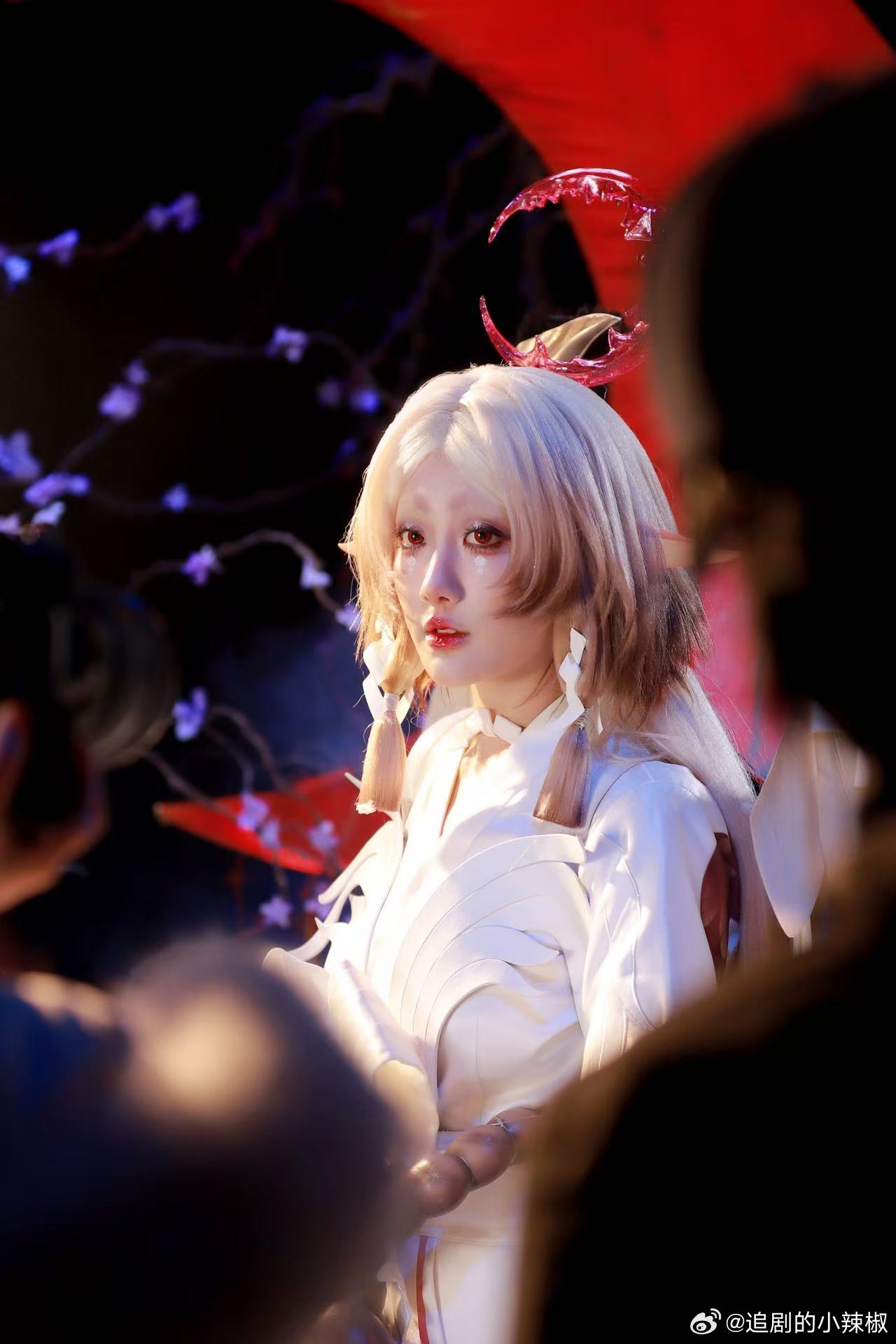 李艺彤方回应演短剧 划重点，李艺彤参与拍摄的不是短剧，是深圳卫视播出的精品中剧，