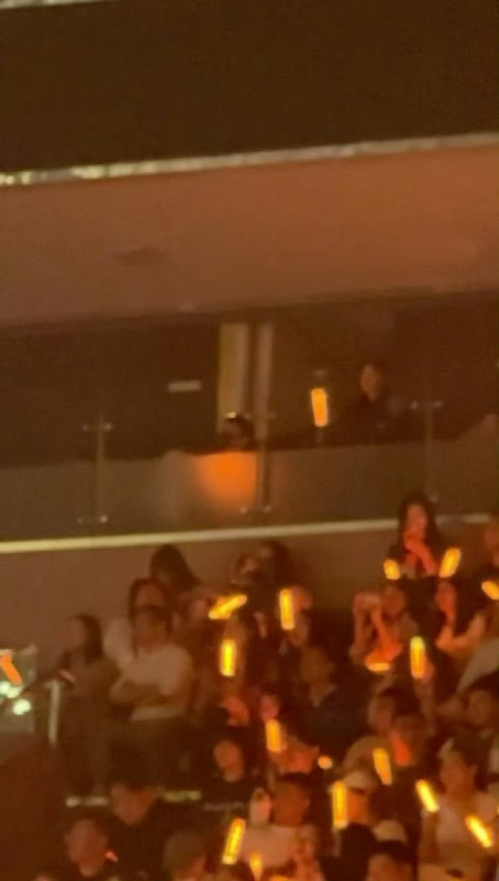 李荣浩来看杨丞琳演唱会了ok ok真夫妻就是最好磕滴[酷] ​​​