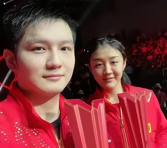 热烈祝贺陈梦、樊振东入选亚太U30杰出青年领袖陈梦，樊振东，两人世界排名第三，但
