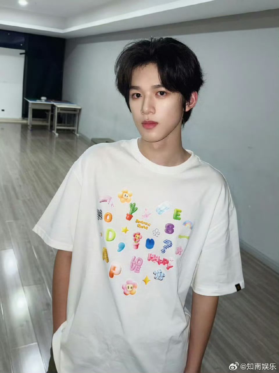 TF家族四代官俊臣成年了，一起和TF家族祝官俊臣十八岁生日快乐！！[打call]
