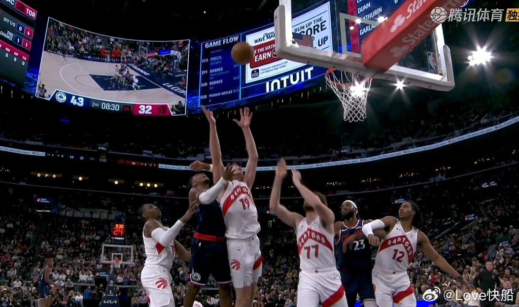 马少，不小心给了博尔特尔一肘子，出血了，比赛中断！快船45比32领先！ 