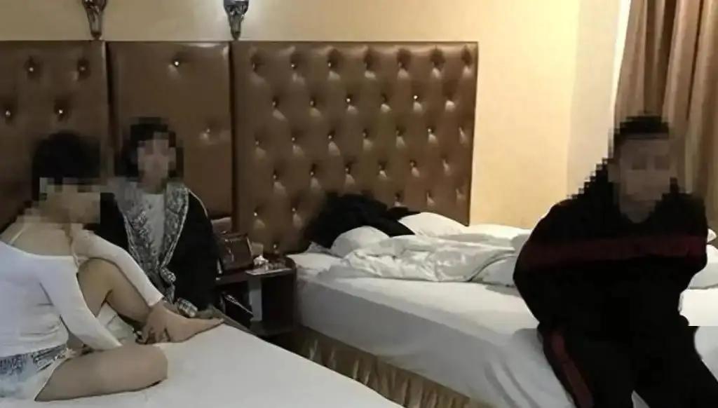 甘肃秦安俩男子和女子酒店“玩太花”还拍视频，法院判决结果来了！俩男的各判四个月拘