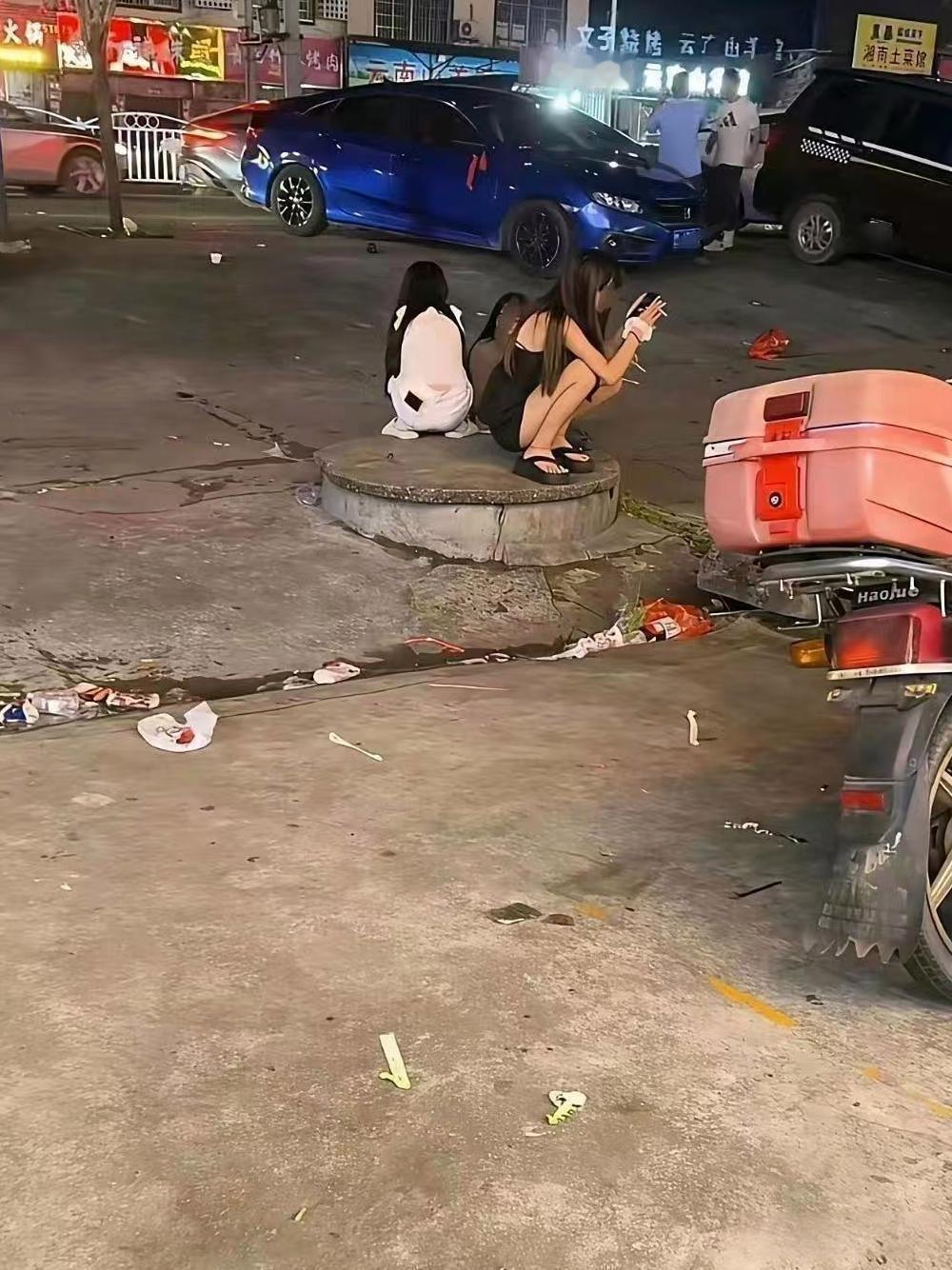 这是谁家的孩子呢