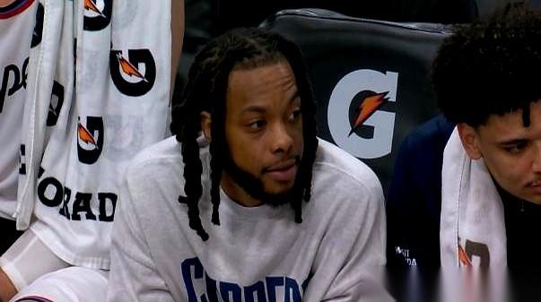 快船替补席上，加兰的身体前倾得像一把弓，眼睛死死焊在球场上。
这刻，比分46:3