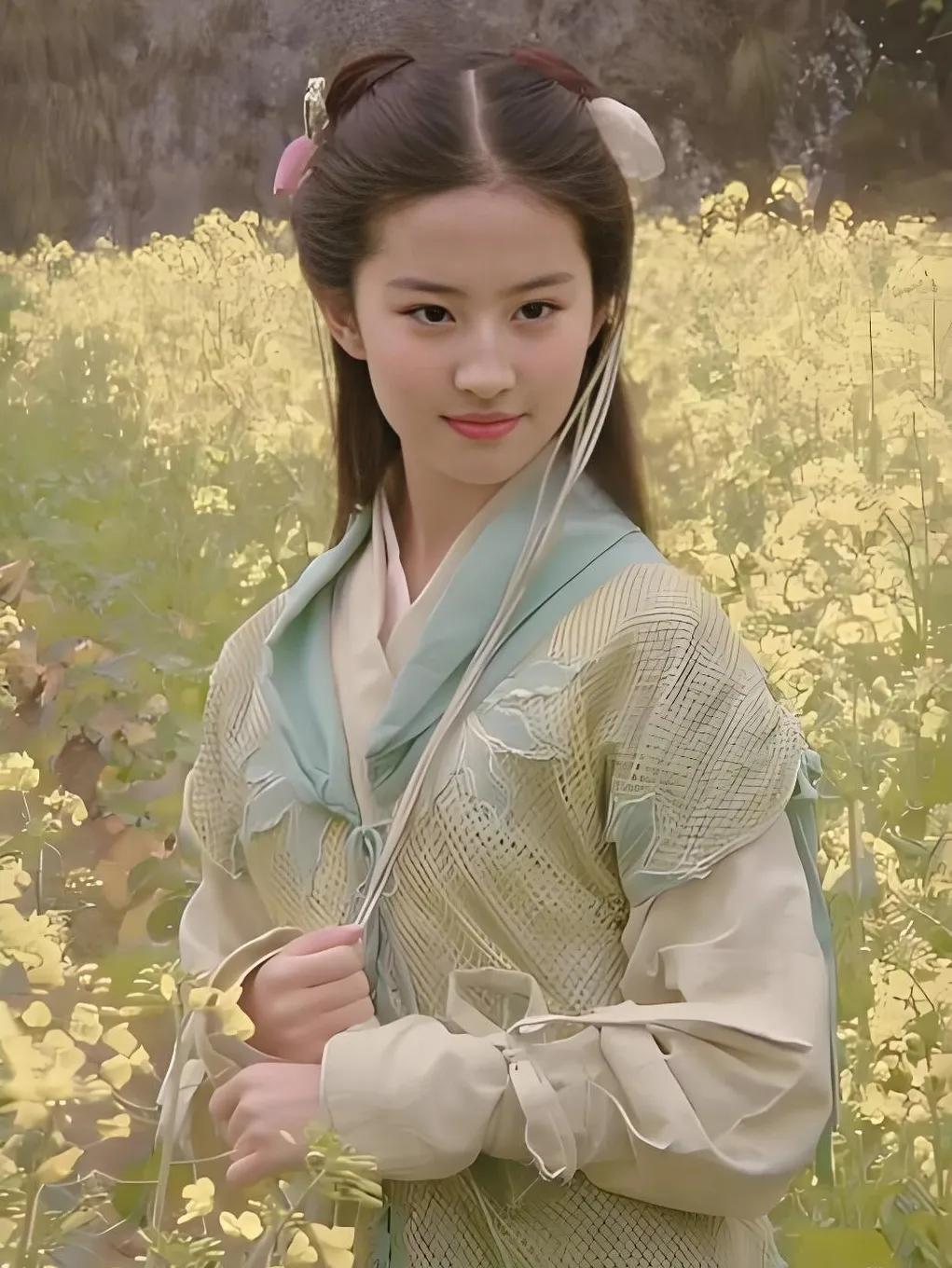 十八岁的她们，谁演林黛玉符合？
刘亦菲很美，但缺了一点书卷气
赵丽颖演技虽好，但